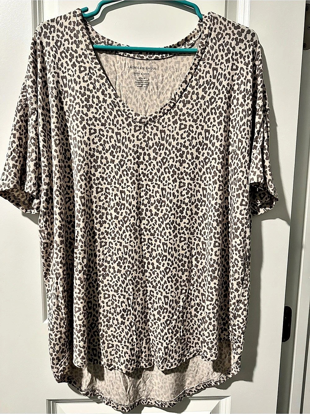 American Eagle Soft & Sexy V-Neck T-Shirt Animal Print Tunic Brown & Black
